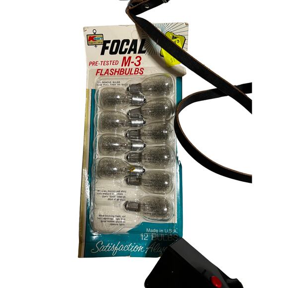 VTG Polaroid Automatic 100 Land Camera Case Flash Bulbs and Accessories - Picture 9 of 13